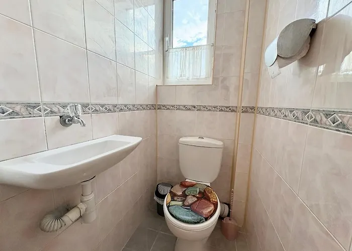 Thermae Loft شقة فارنا